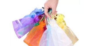 In which Colors Organza Bags are Available?