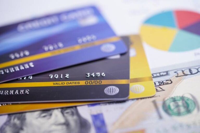 Debit vs Credit Accounting: What Are the Differences?